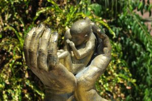 Duelo gestacional y acompañamiento tras un aborto espontáneo